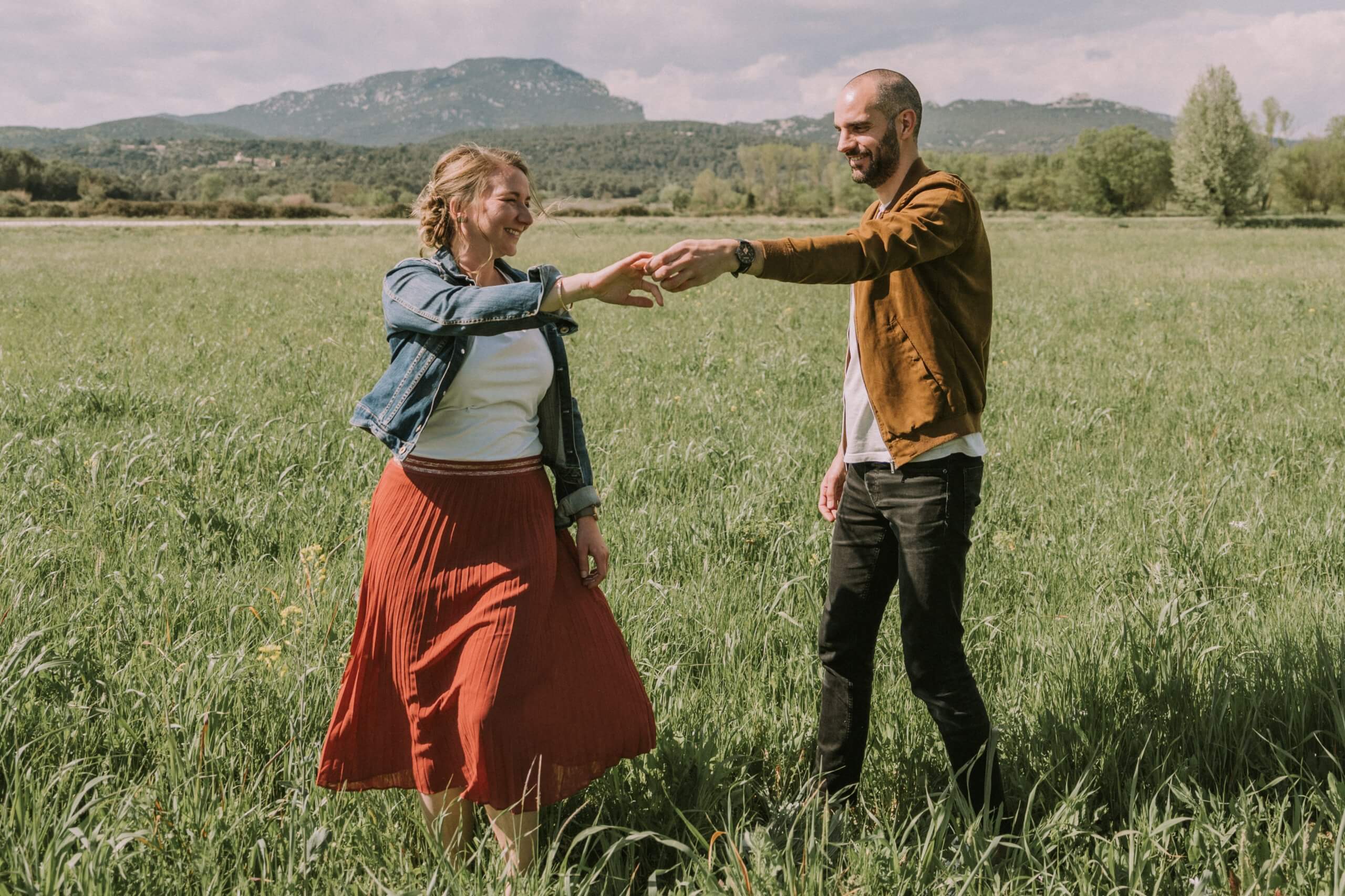 danse couple herbe pic saint loup les matelles
