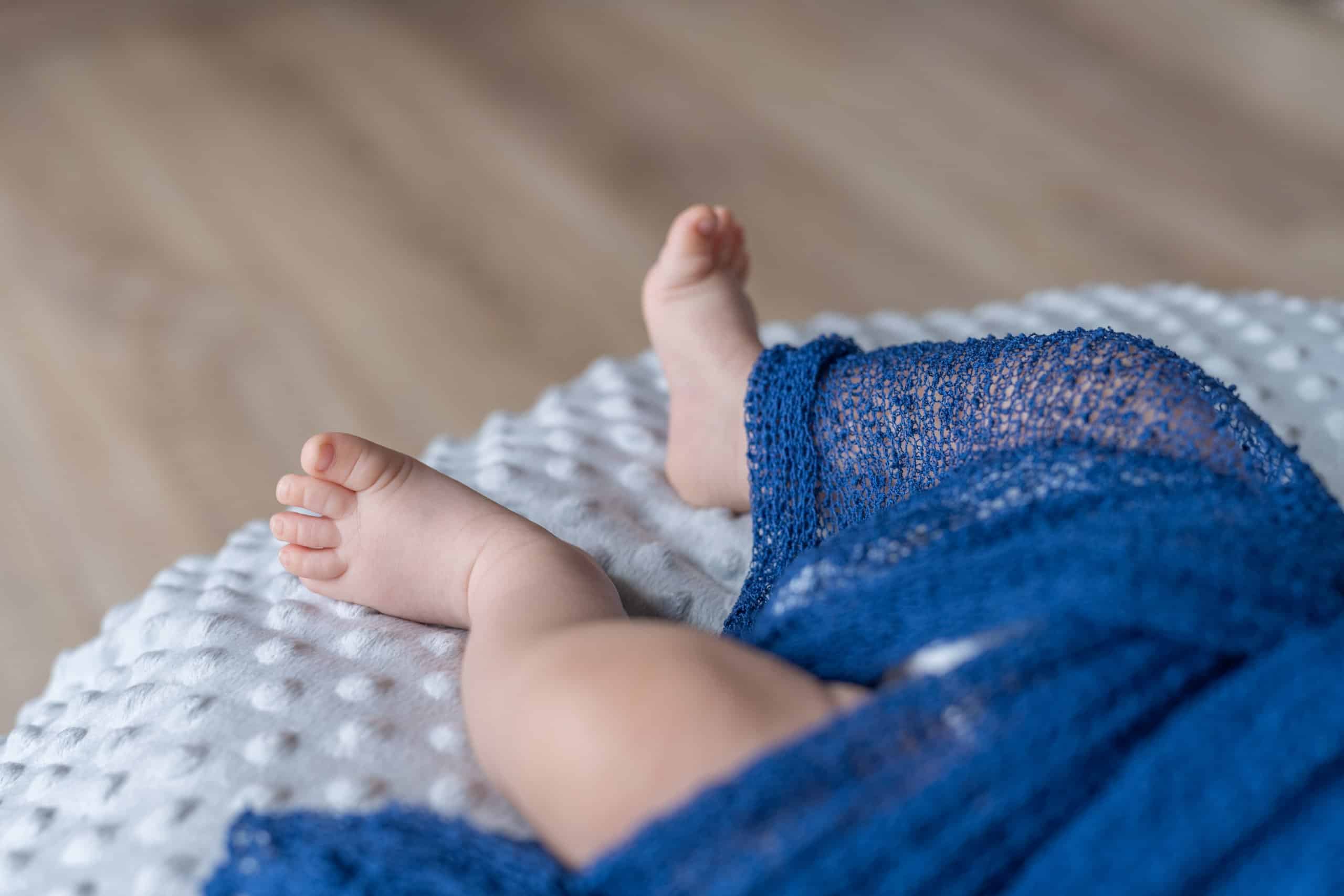 photo-nouveau-ne-pieds-montpellier