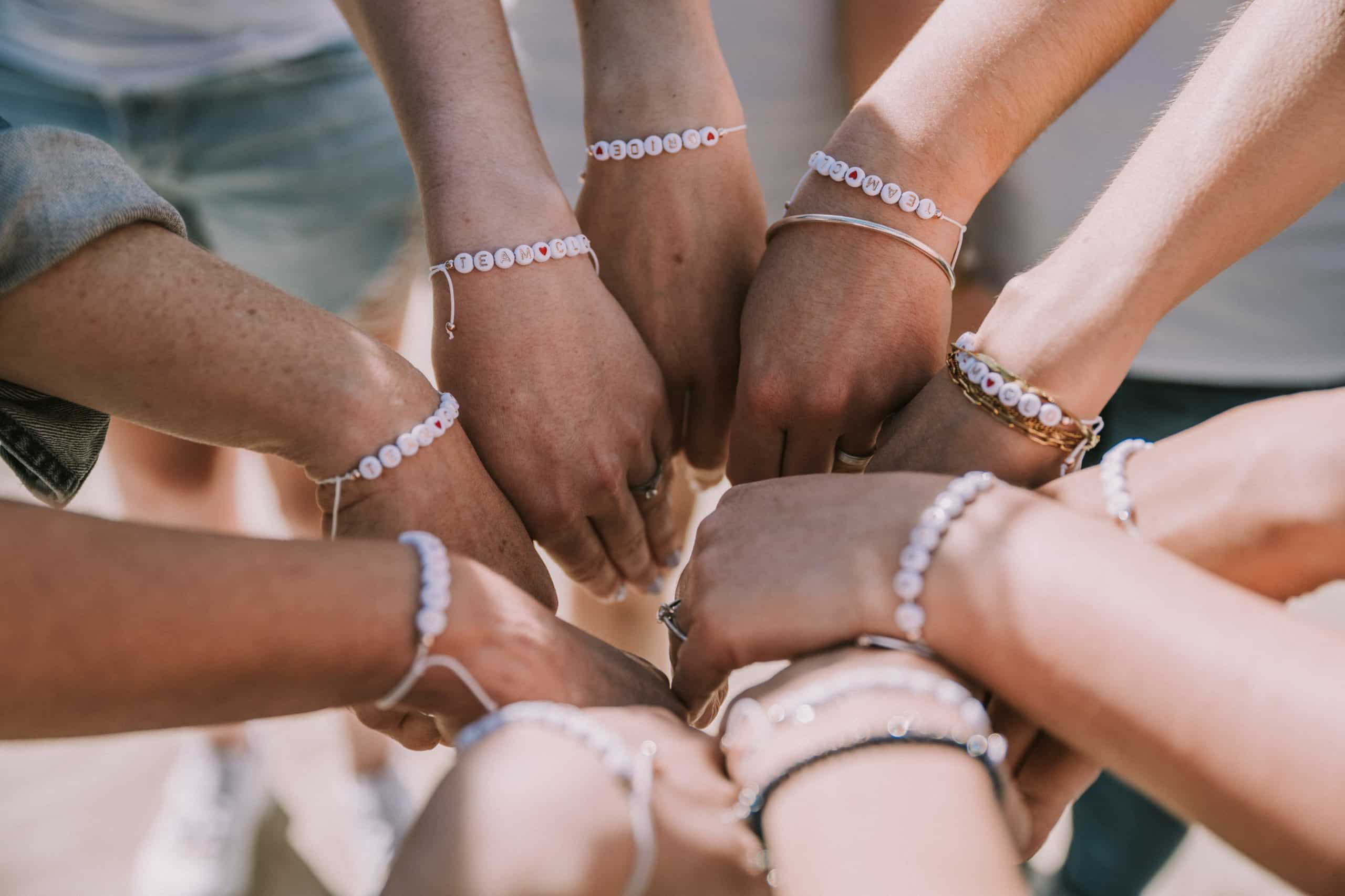 evjf-plage-grande-motte-bracelets-team-bride