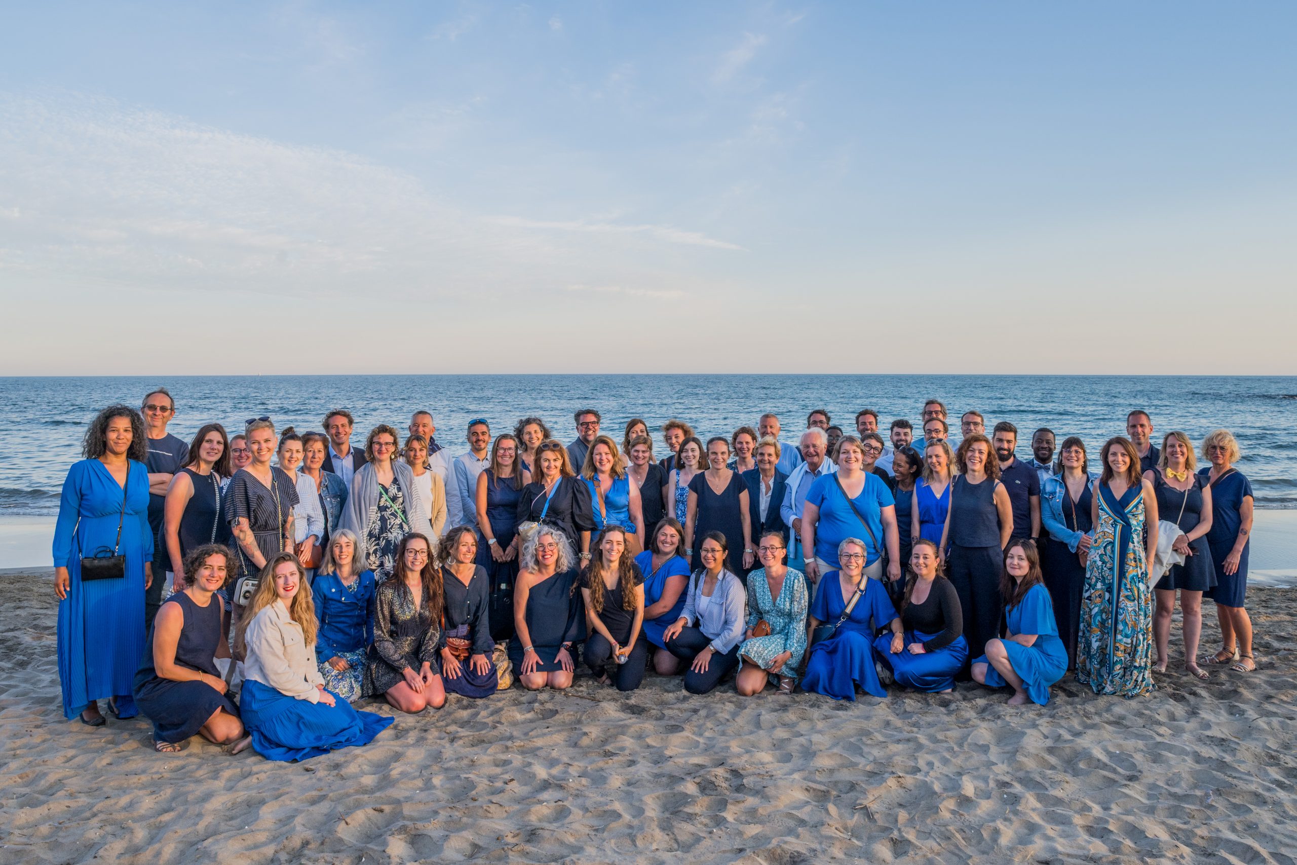 photo de groupe seminaire entreprise plage camargue herault