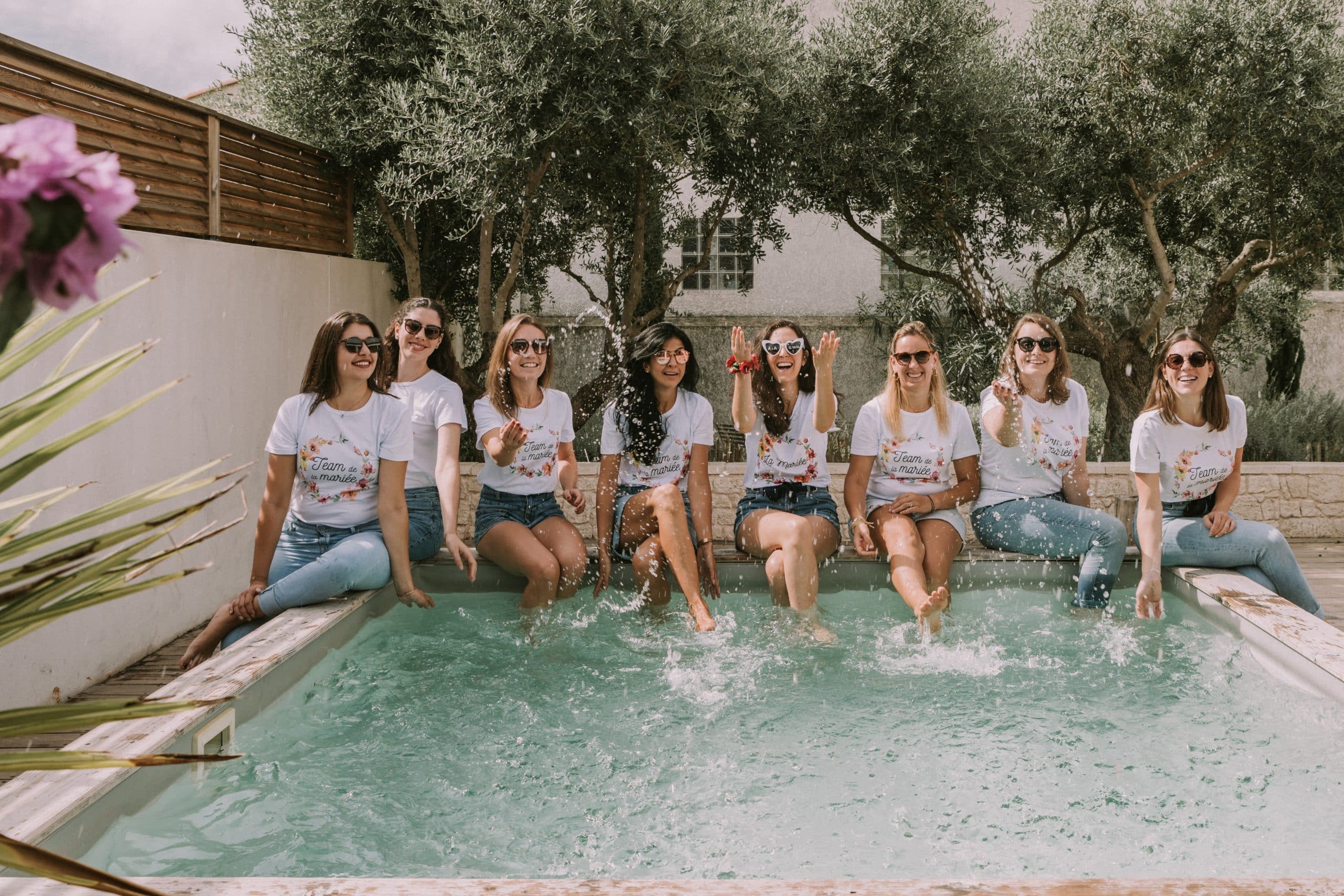 evjf-herault-seance-photo-groupe-amies-piscine-airbnb cecile garou hd 3466