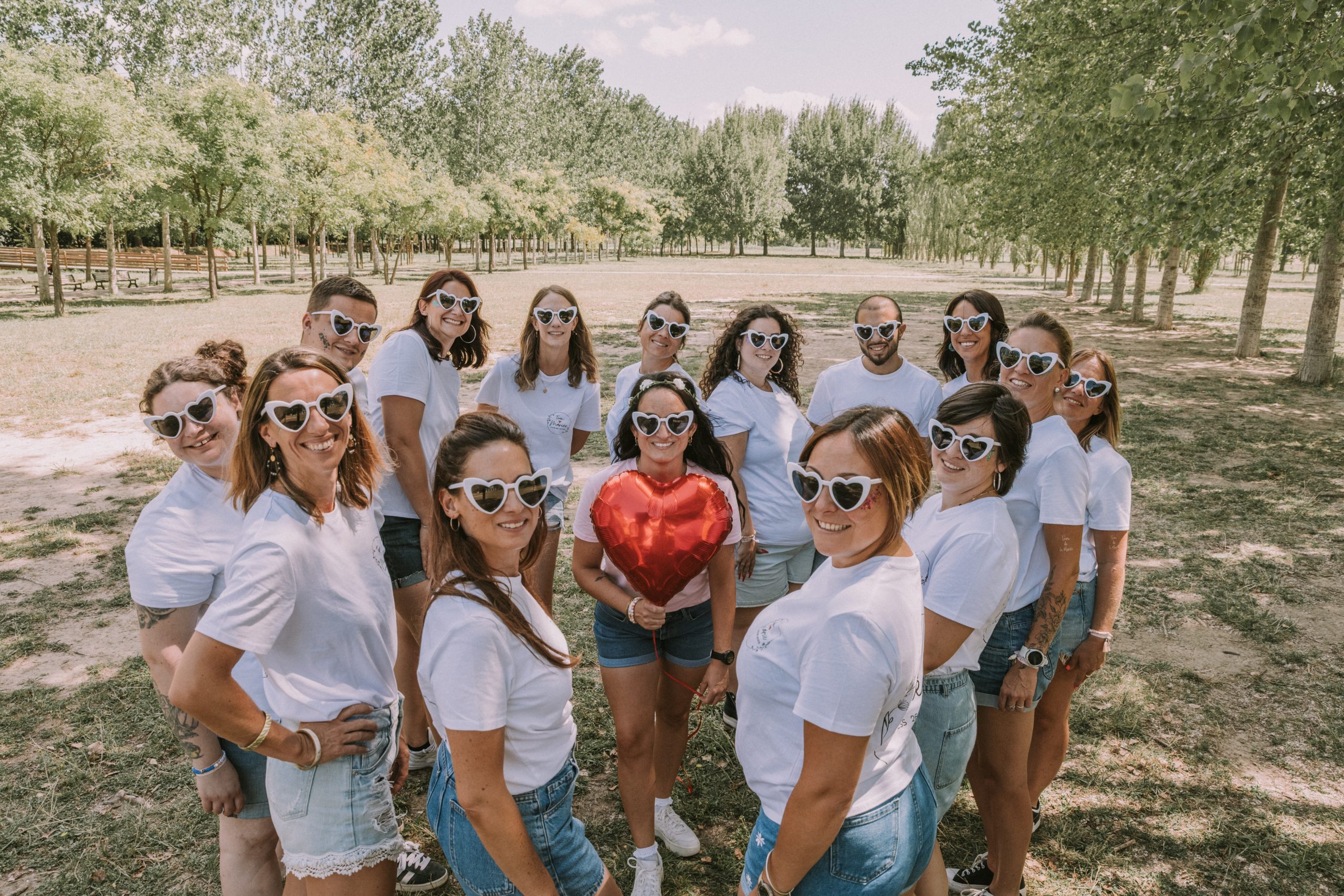 evjf-mixte-montpellier-ballon-coeur cecile garou hd 7495